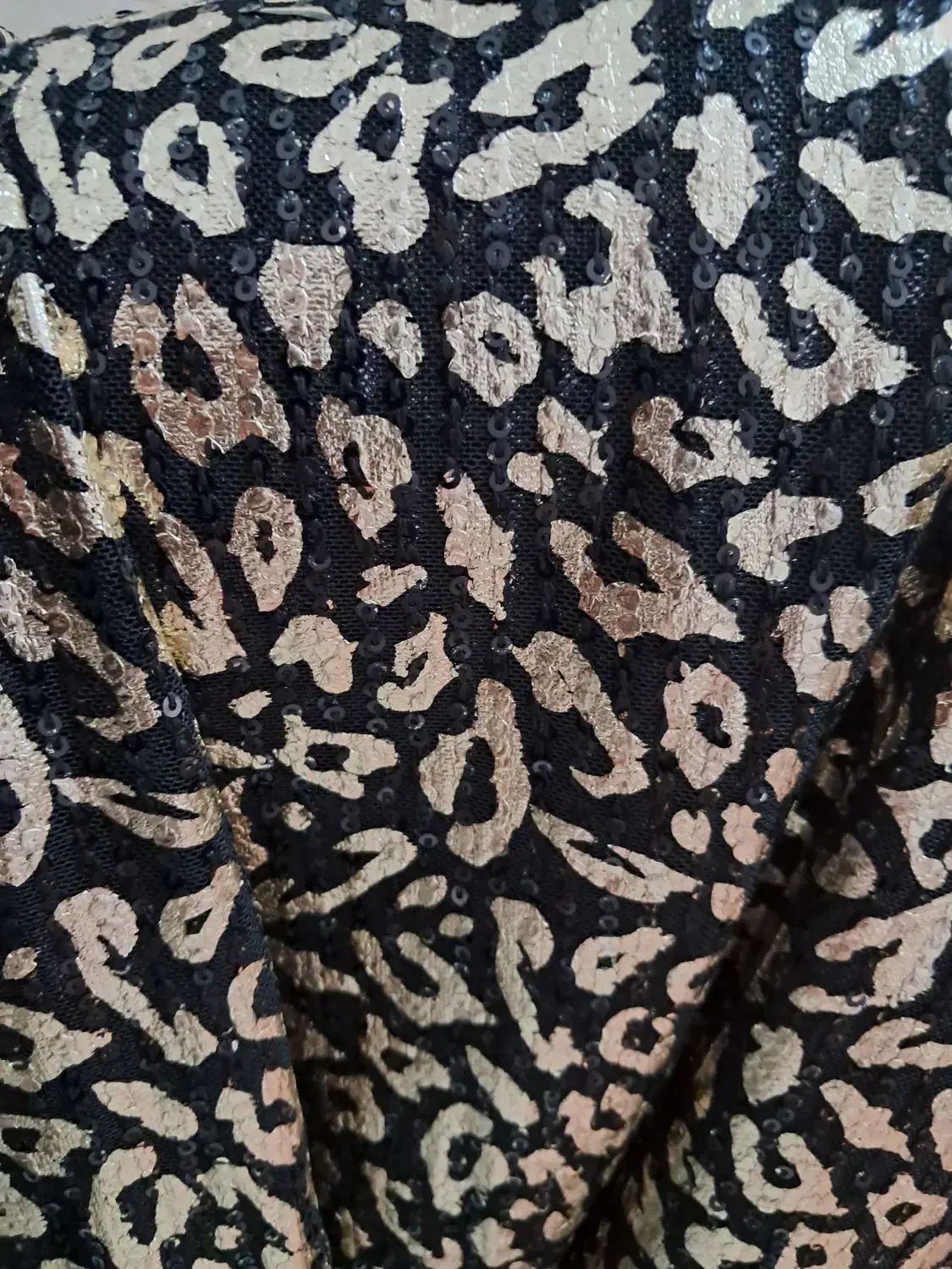 پارچه مجلسی|لباس|قروه, |دیوار