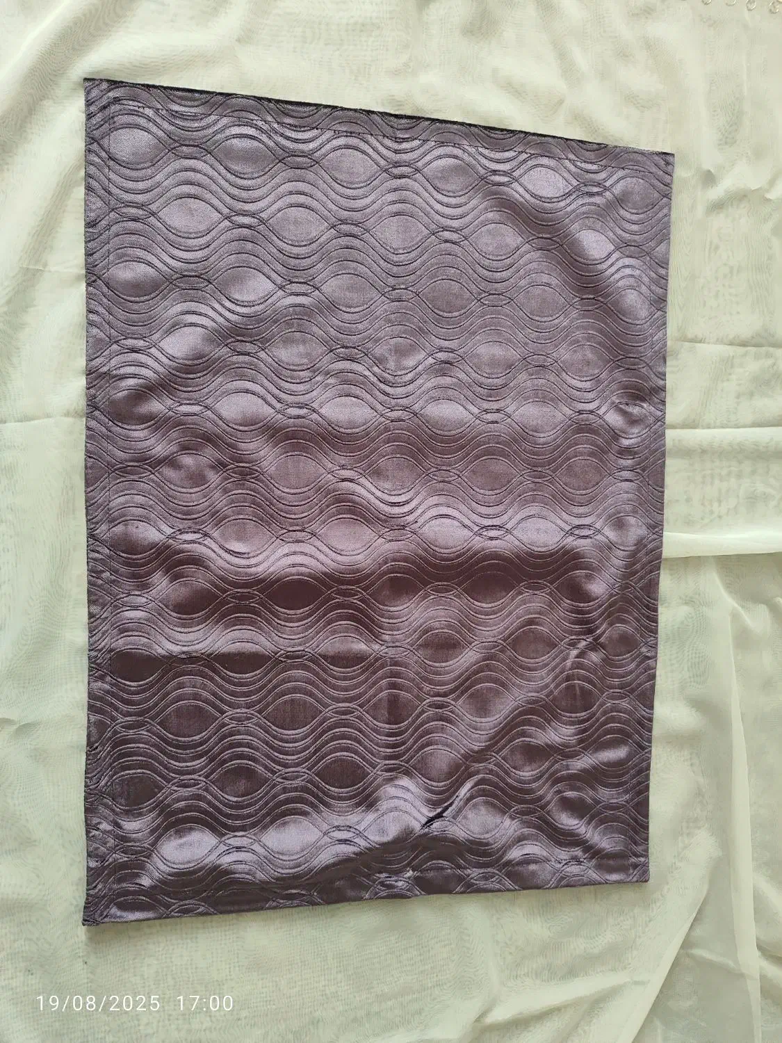 رویی تشک بالشتوغیره..|رختخواب، بالش، پتو|قنوات, |دیوار