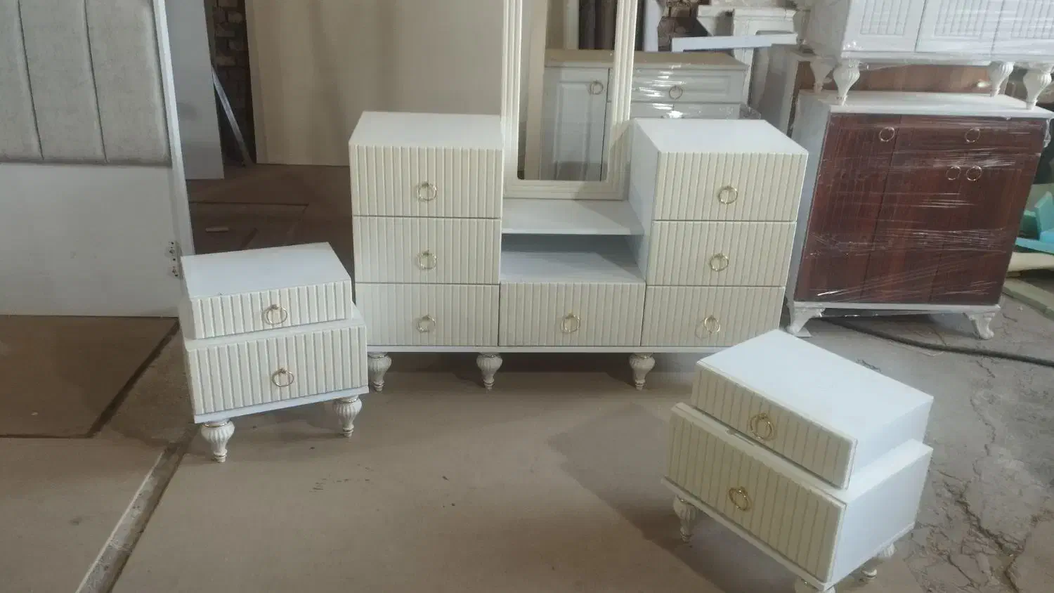 تخت و سرویس خواب|تخت و سرویس خواب|مرند, |دیوار