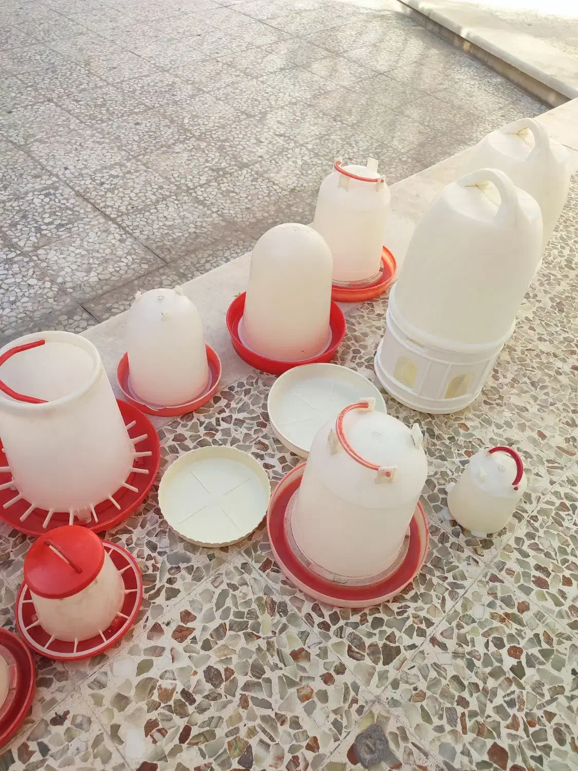 آبخوری مرغ|لوازم جانبی حیوانات|کازرون, |دیوار