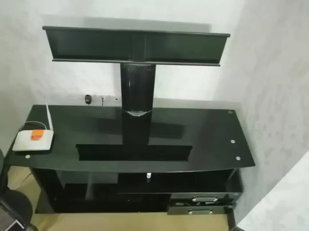 میز تلوزیون در حد نو بدون خط و خش بسیار شیک|میز تلویزیون|شیراز, شهرک گلستان|دیوار