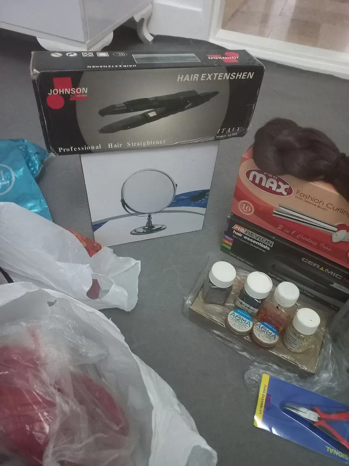 لوازم آریشگاه|آرایشگاه و سالن‌های زیبایی|ابهر, |دیوار