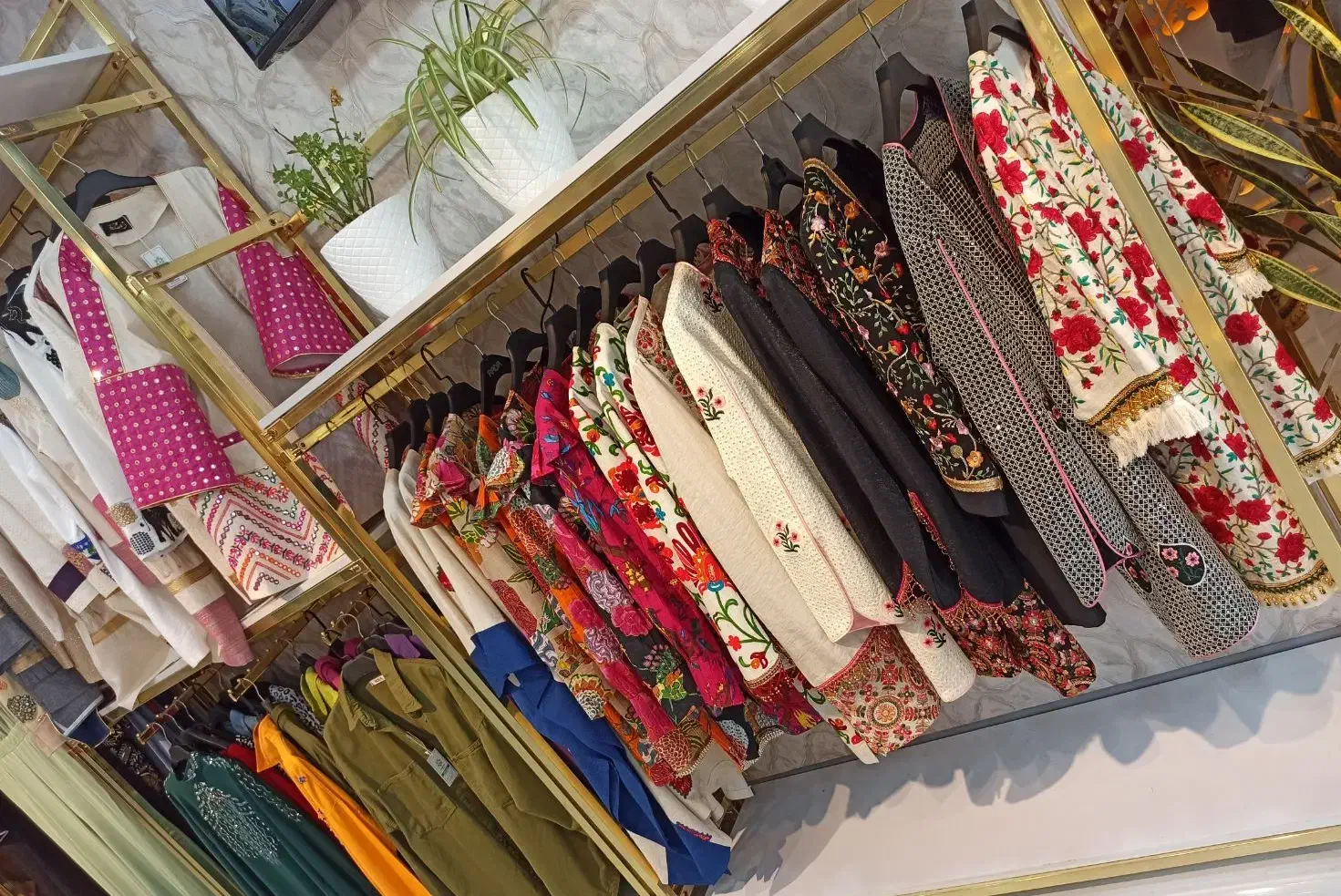 فروشنده خانم|استخدام بازاریابی و فروش|یاسوج, |دیوار