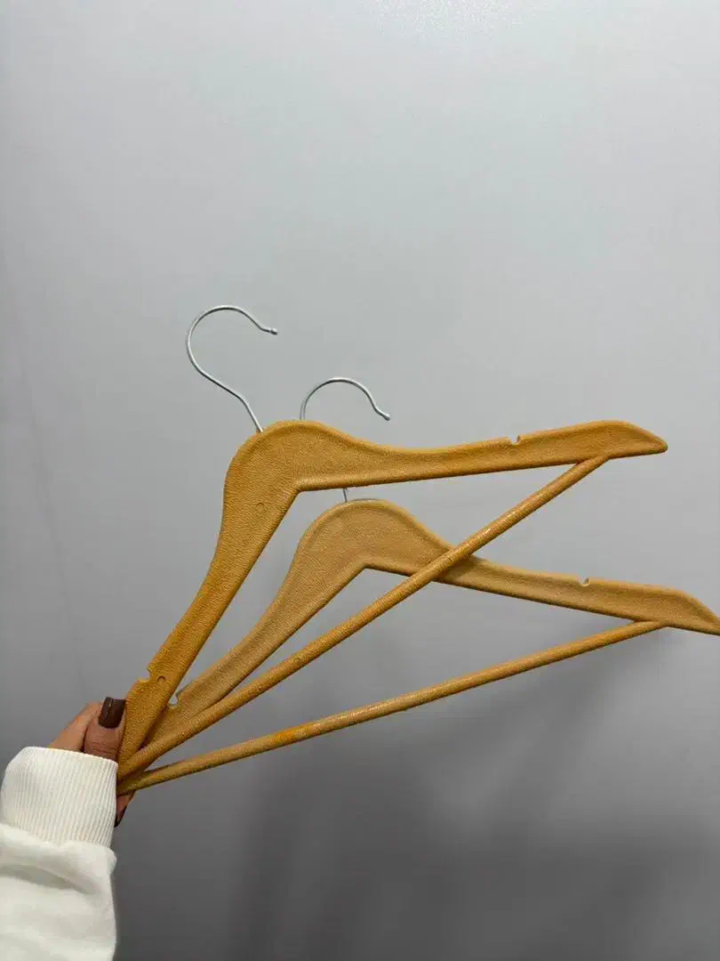 چوب لباسی نو|بندرخت و رختآویز|قم, نیروگاه|دیوار