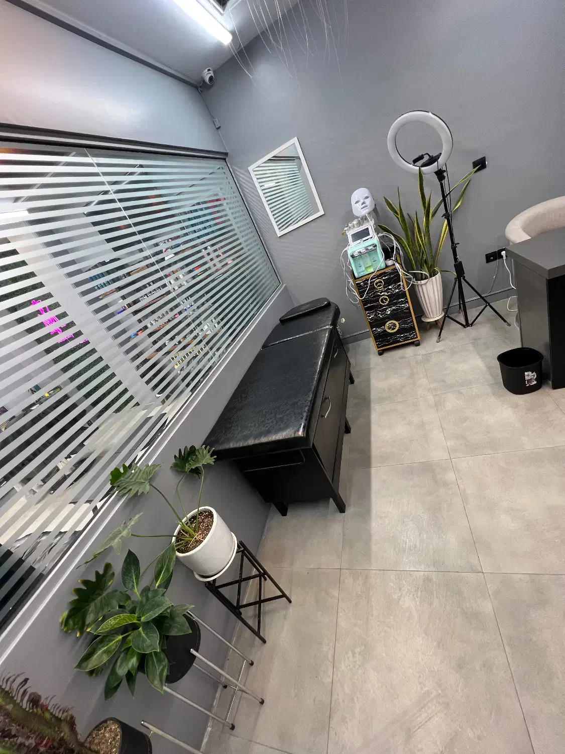 اجاره صندلی ارایشگاه مردانه درسعادت اباد|خدمات آرایشگری و زیبایی|تهران, سعادت‌آباد|دیوار