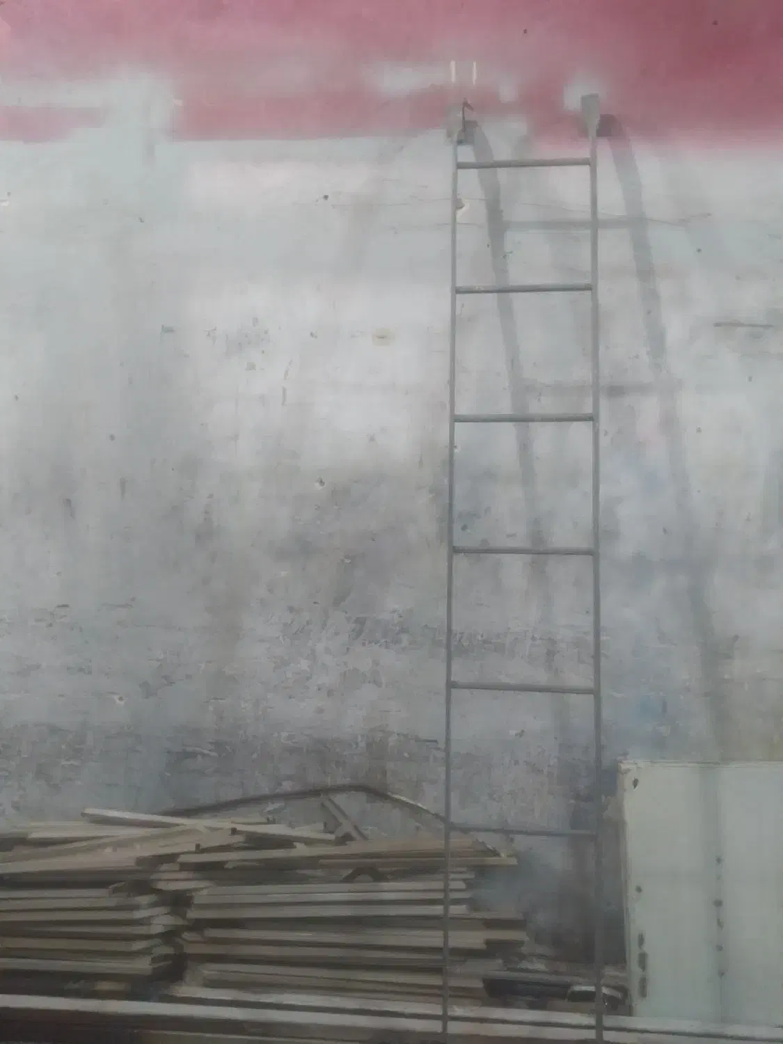 نردبان اهنی|ابزارآلات|تبریز, |دیوار