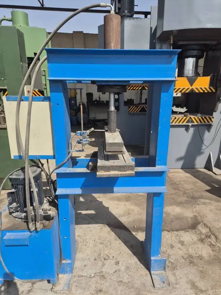 پرس ۳۰ تن و ۴۰ تن هیدرولیک|ماشین‌آلات صنعتی|راهگان, |دیوار