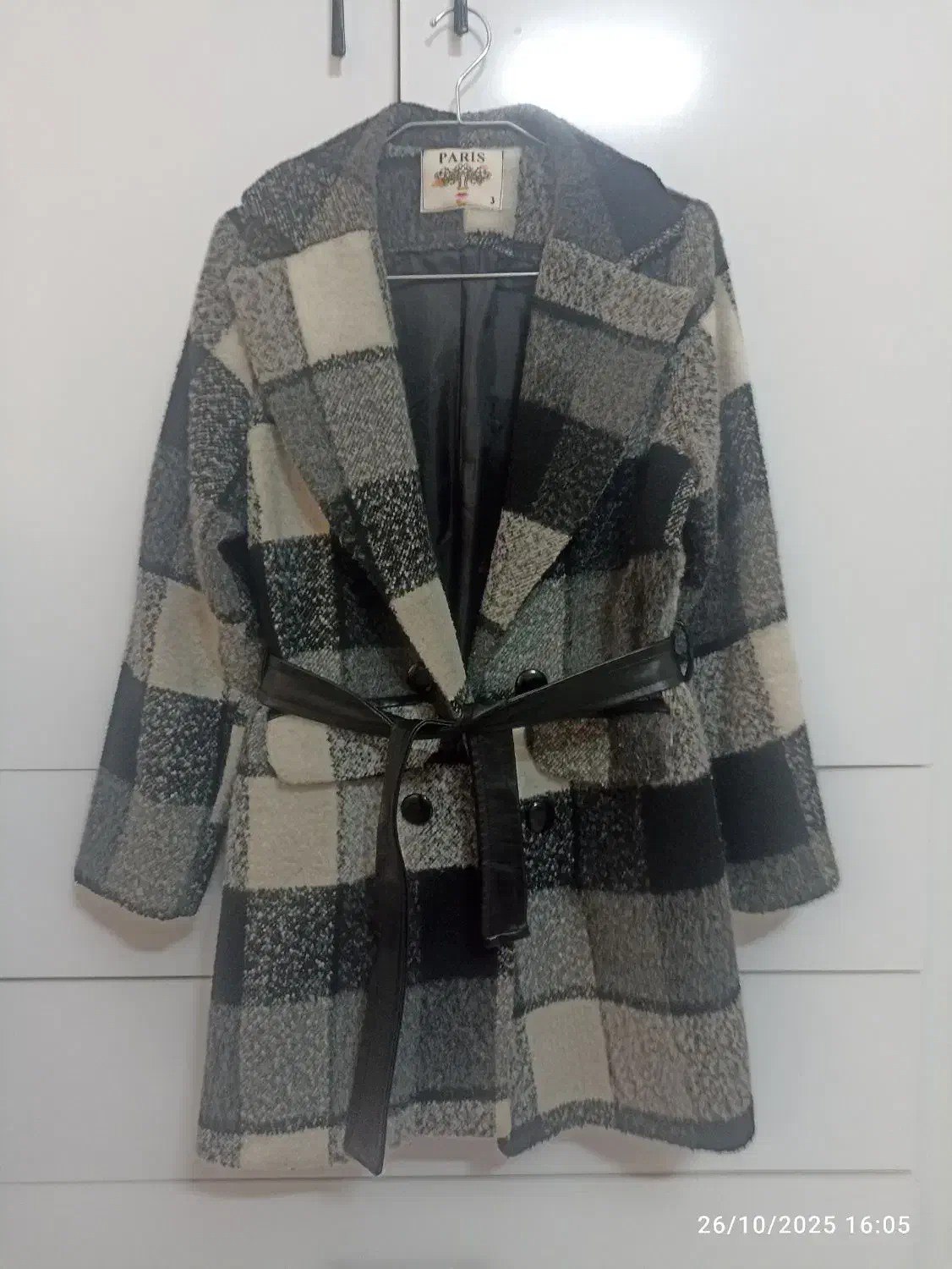 پالتو|لباس|رضویه, |دیوار