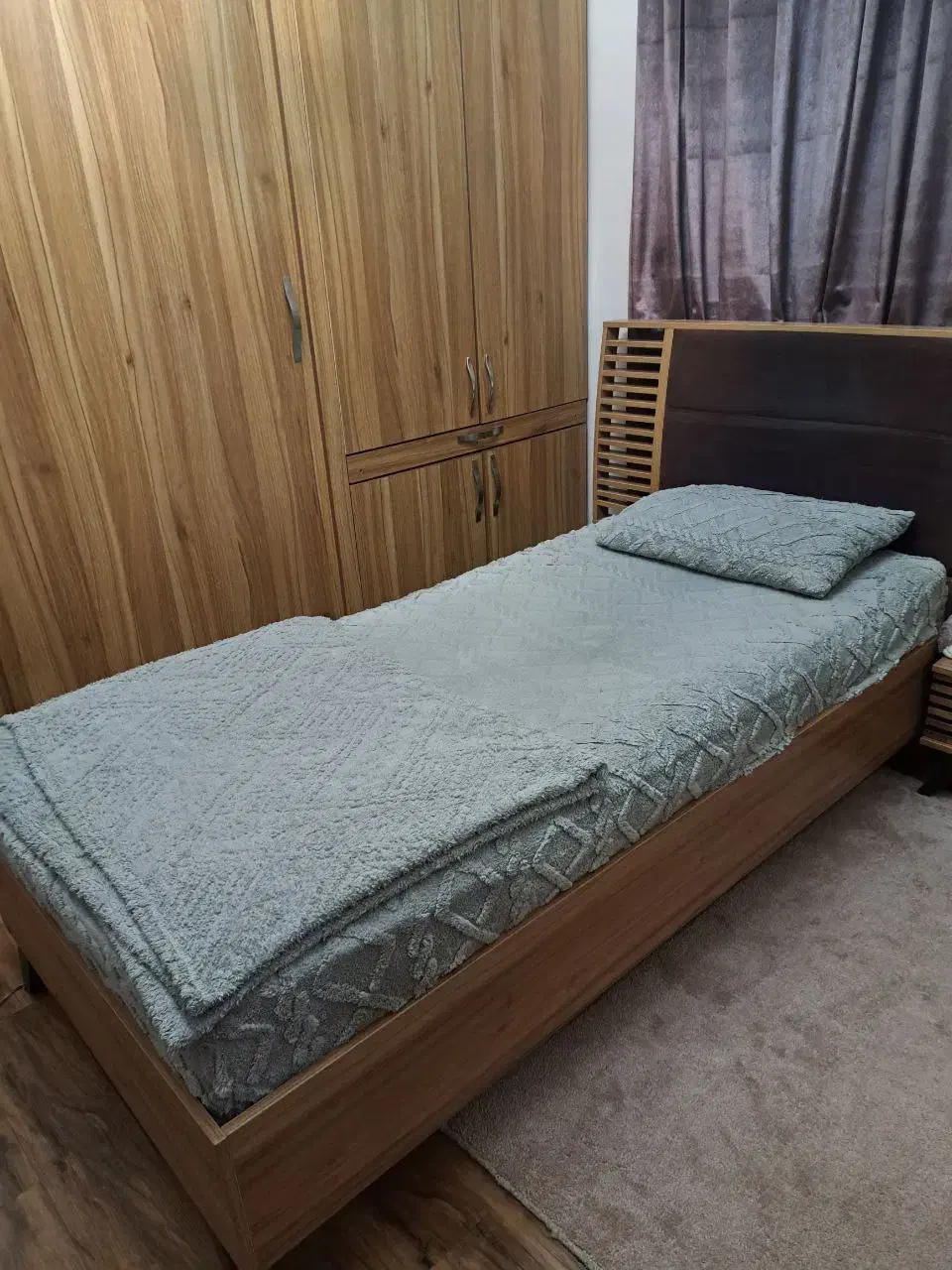 تخت خواب تک نفره (یک نفره) جوان همراه با پاتختی|تخت و سرویس خواب|شهریار, شهریار|دیوار