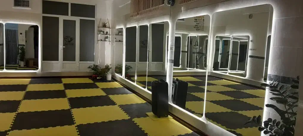 تولید انواع آینه های دفورمه،دکوراتیو،ساده و غیره|آینه|یزد, |دیوار