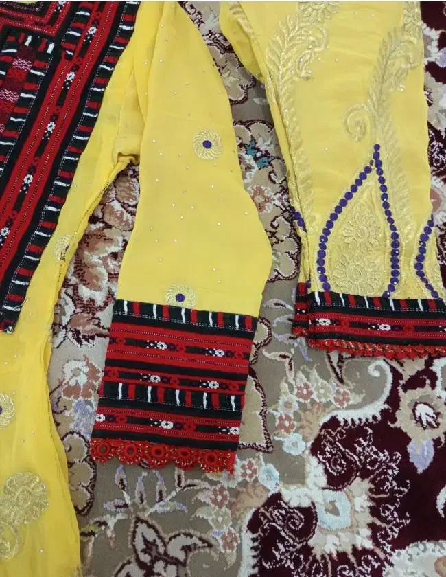 فروش لباس دوخته شده ونودرسوران|لباس|سیب و سوران, |دیوار