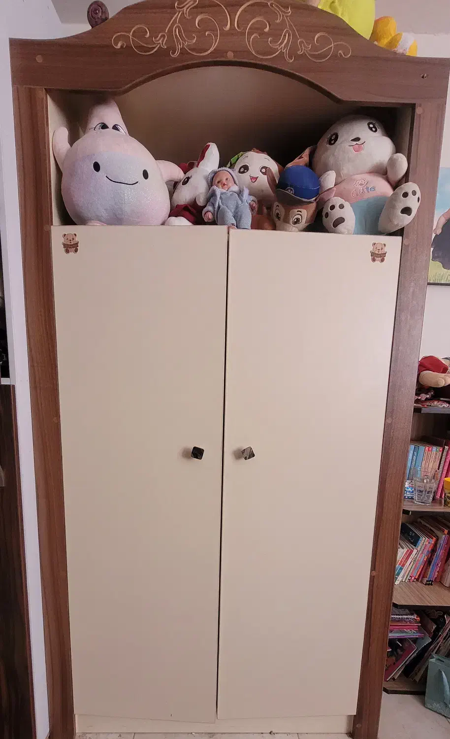 سرویس خواب نوجوان(تخت، کمد، بوفه) همراه خوش خواب|تخت و سرویس خواب|شیراز, قدوسی شرقی|دیوار