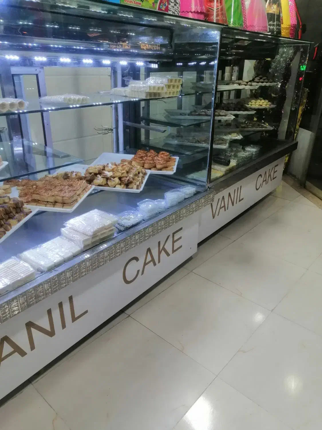 ویترین قنادی|فروشگاه و مغازه|قم, شهرک فاطمیه|دیوار