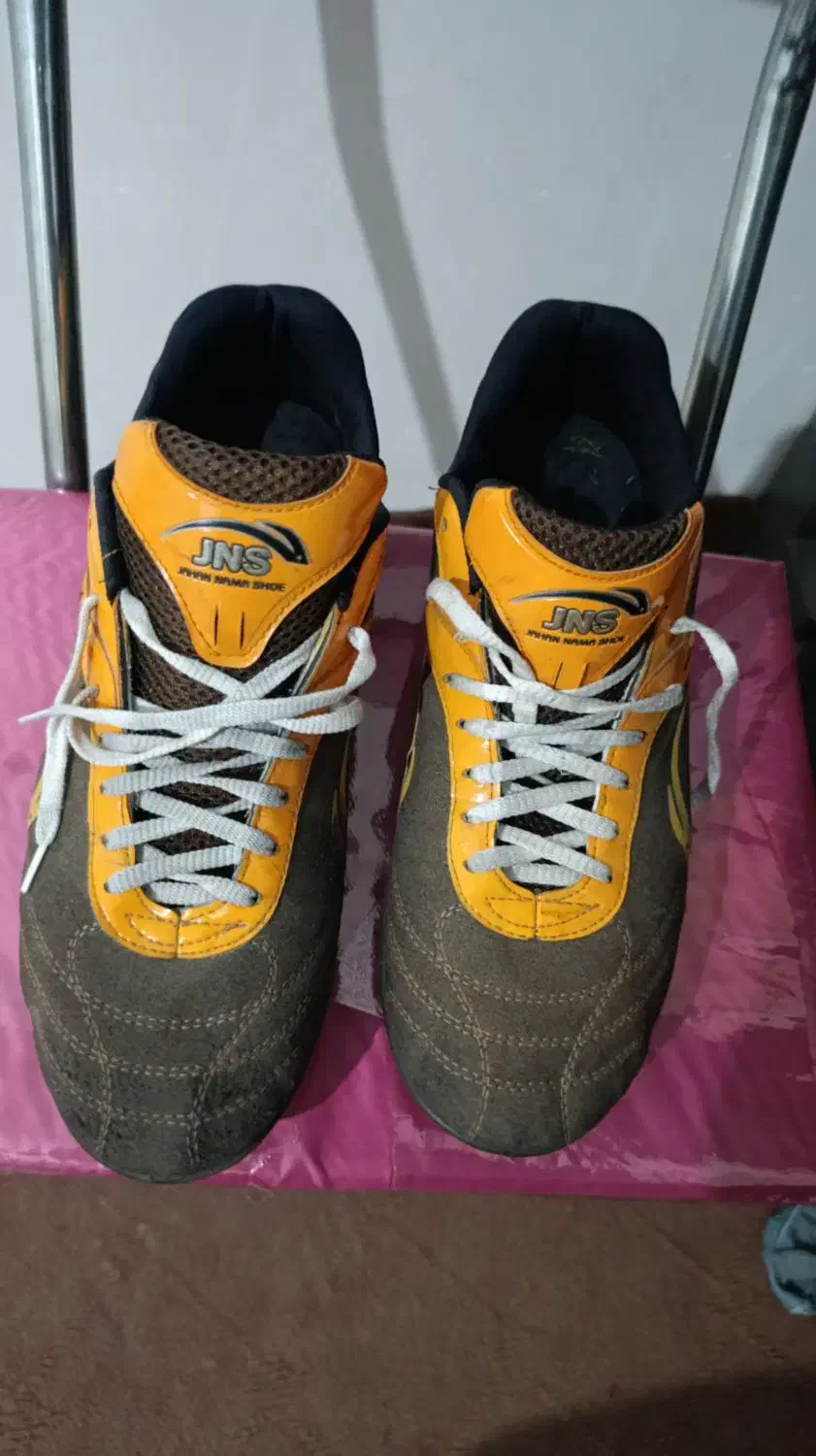 کفش چمنی|کیف، کفش، کمربند|ارومیه, |دیوار