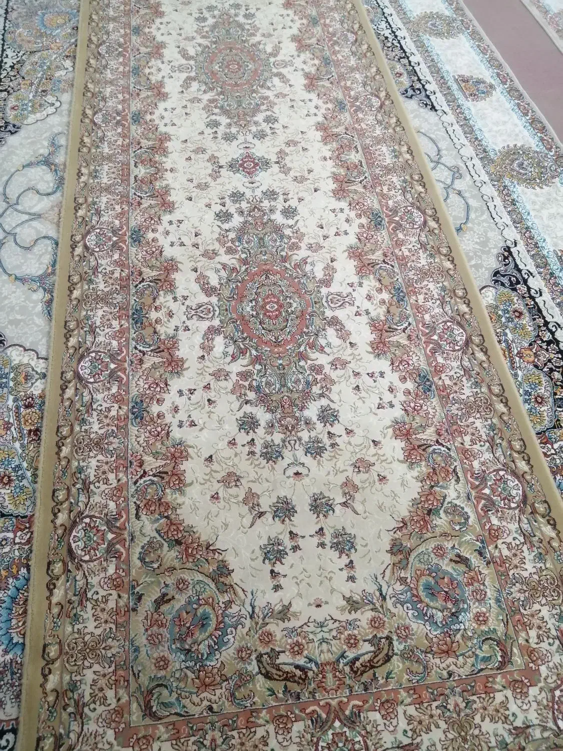 فرش کناره 1000 شانه تمام اکرونیک در حد نو|فرش|ارومیه, |دیوار