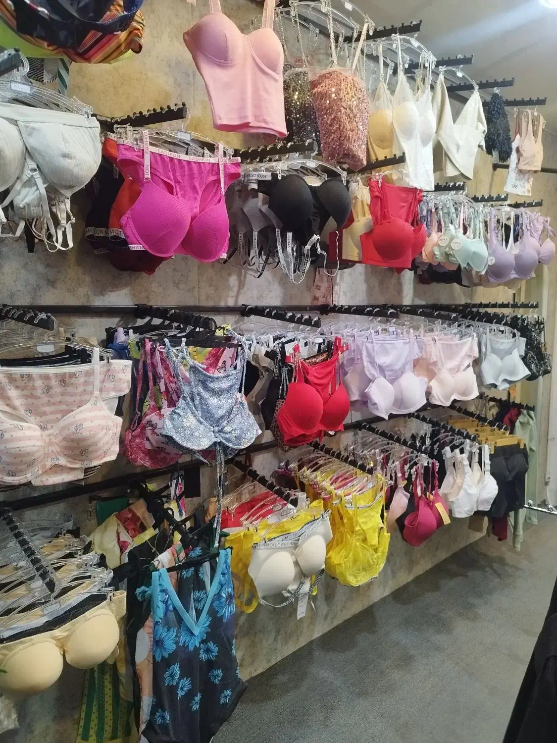 فروش عمده لباسزیر زنانه یکجا|عمده‌فروشی|شاهرود, |دیوار