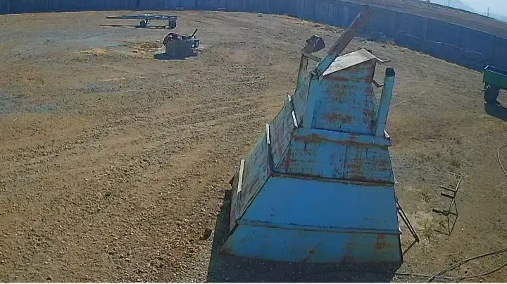 قیف اهنی که قبلا سرند بوده|ماشینآلات صنعتی|کمیجان, |دیوار