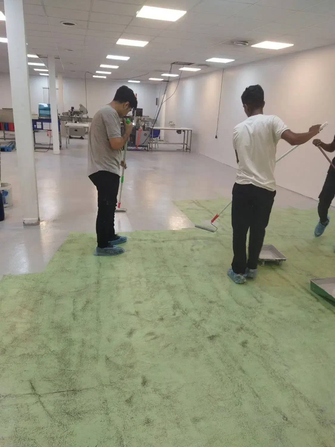 نقاشی صنعتی و ساختمانی (مزلقانی) بادستگاه پیشرفته|خدمات پیشه و مهارت|ساوه, |دیوار