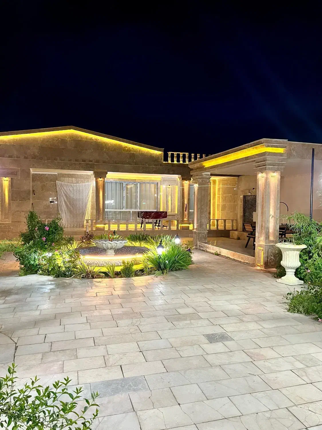 فرش آپارتمان ۱۶۰ متری سه خواب|فروش آپارتمان|مشهد, شهرک رازی (شهرک غرب)|دیوار