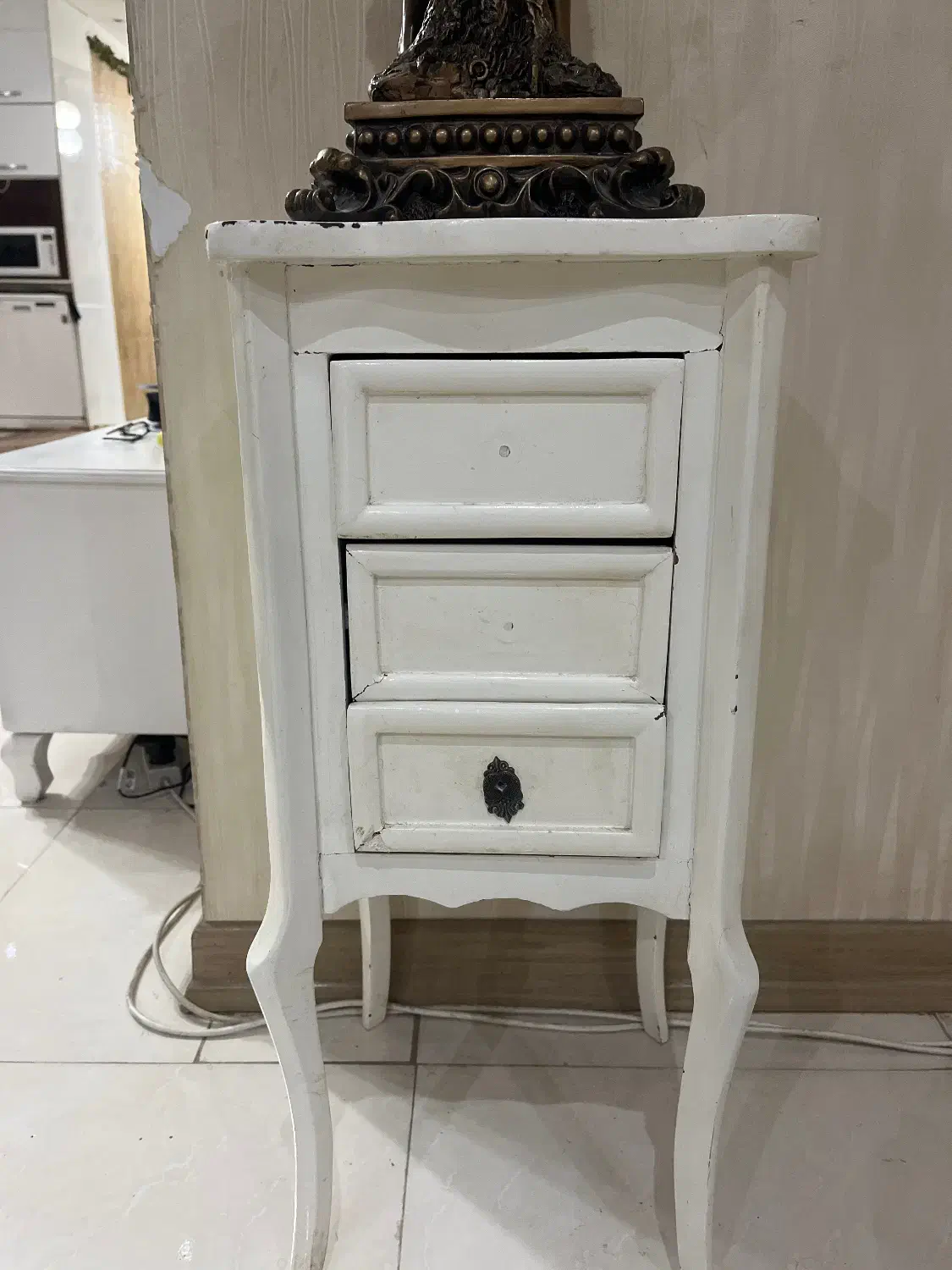 میزتلفن یا اباژر|میز تلفن|اهواز, زندوکیلی|دیوار