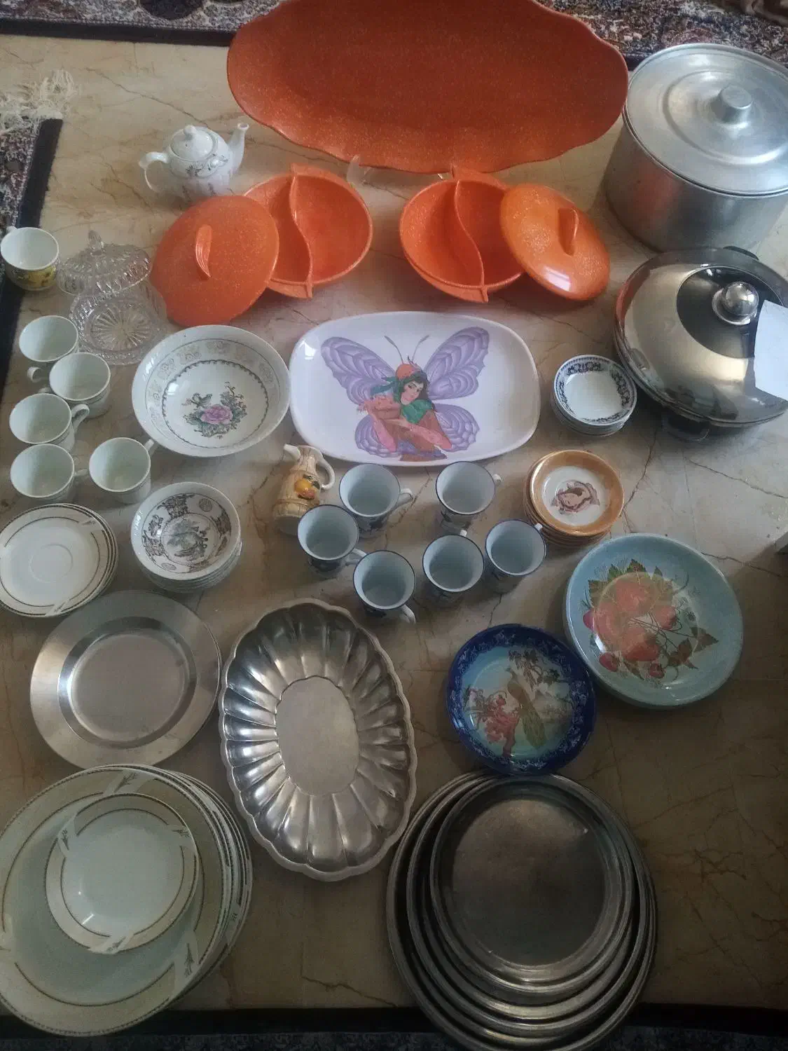 ملامین، چینی  استیل دیگ و قدیمی انتیک نوستالژی|ظروف سرو و پذیرایی|اردبیل, |دیوار