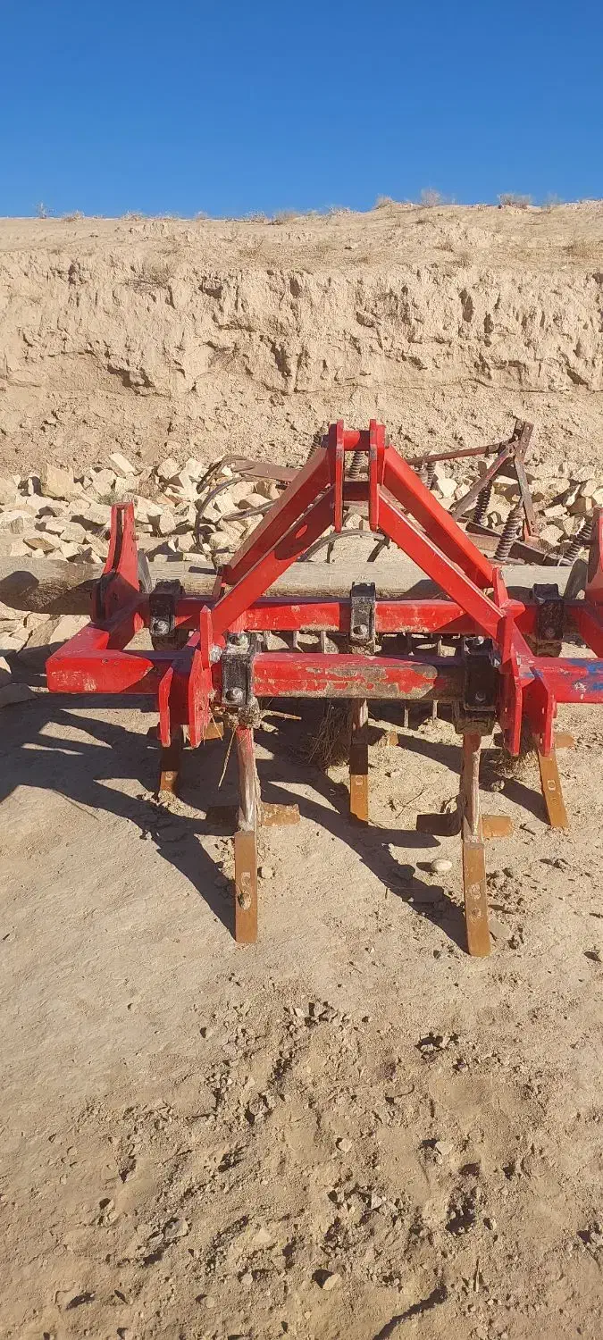 باسلام یک عددچیزر۵نخ ویک عددخرمن کوب درگرجاوتراکتو|ماشینآلات صنعتی|کلات (خراسان), |دیوار