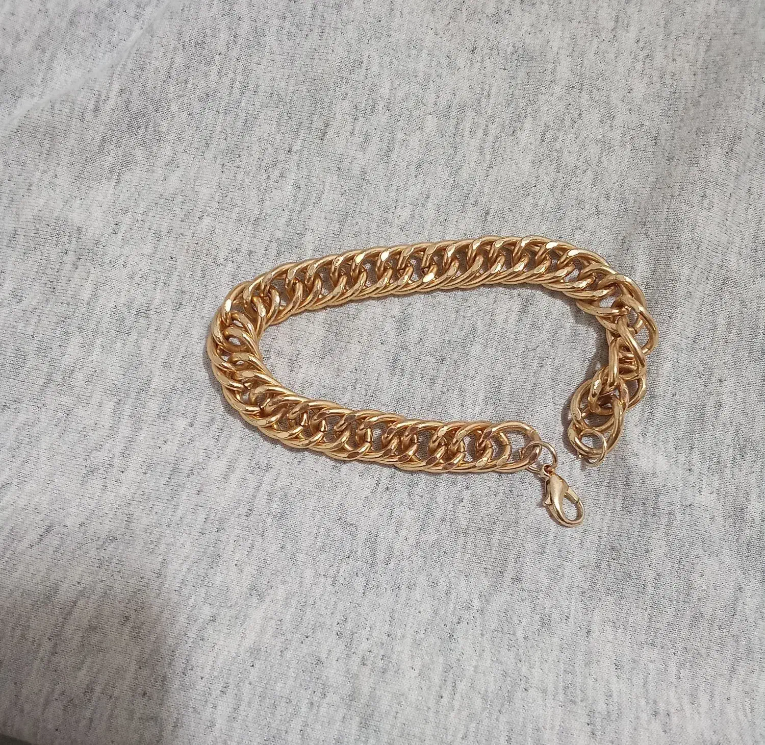 دستبند|بدلیجات|تربت‌حیدریه, منصوریه|دیوار