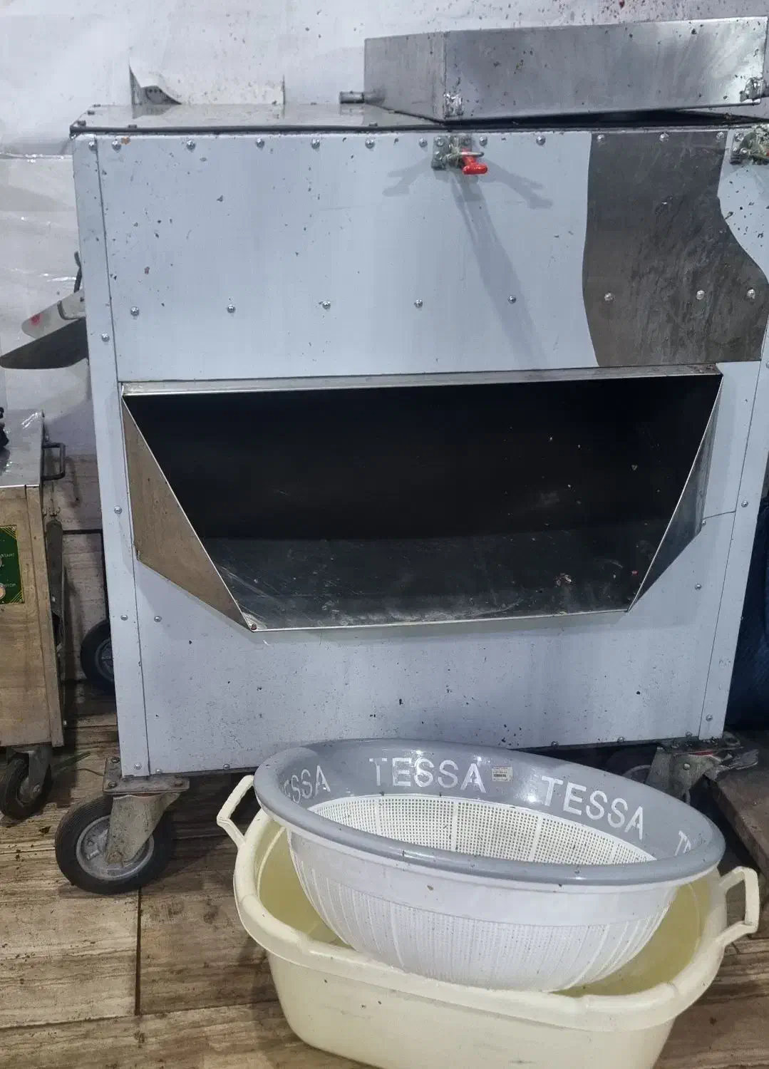 انار دانه کنی و آب انار گیری - خیابان ترابی|خوردنی و آشامیدنی|کاشمر, |دیوار