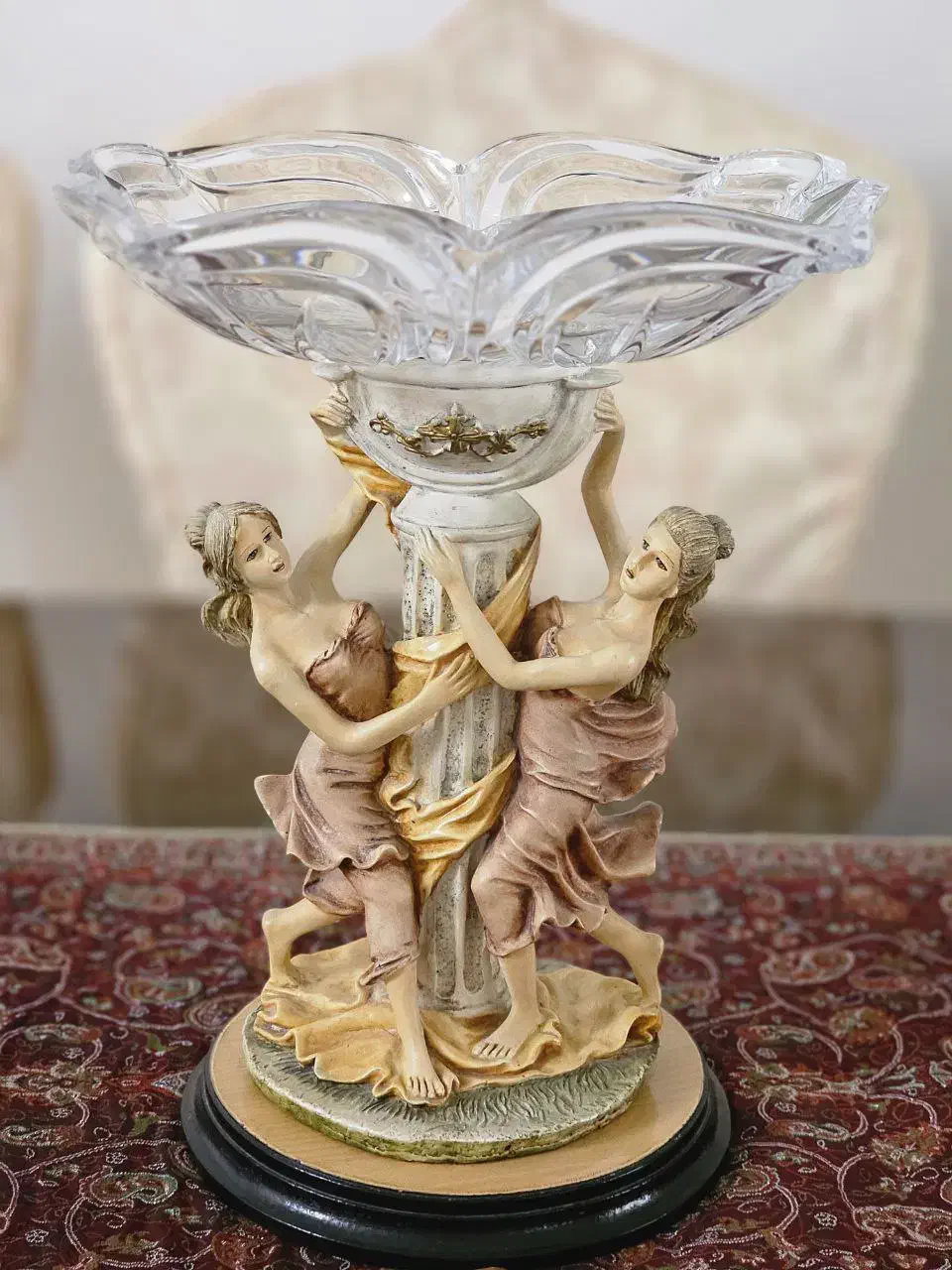 میوه خوری کریستال پایه مجسمه بسیار شیک|ظروف سرو و پذیرایی|رشت, گلسار|دیوار