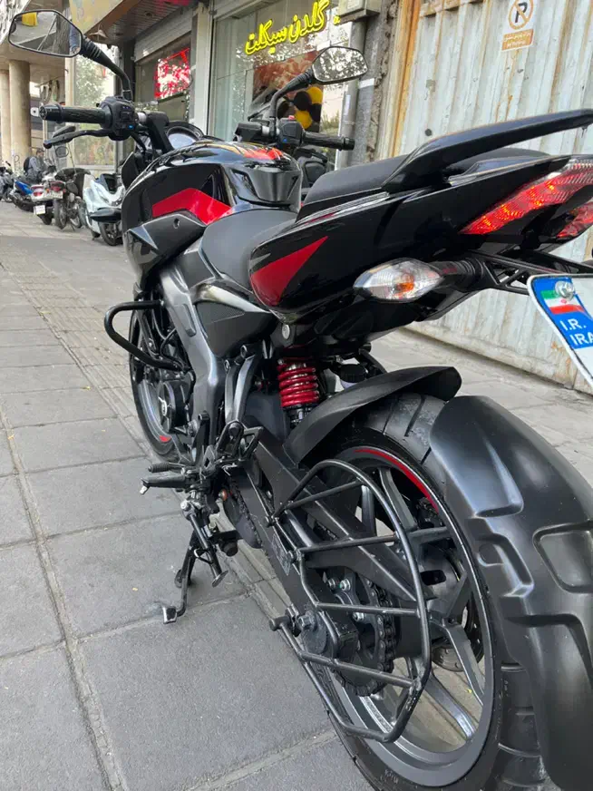 پالسNS200 مدل۱۴۰۳ درحد|موتورسیکلت|تهران, گمرک|دیوار