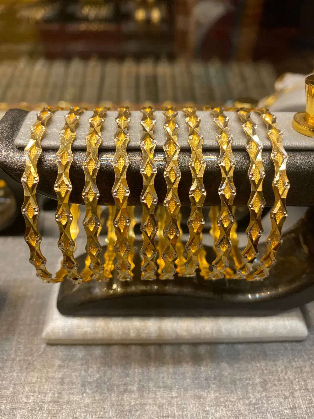 النگو اماراتی|جواهرات|شیراز, شاهچراغ|دیوار