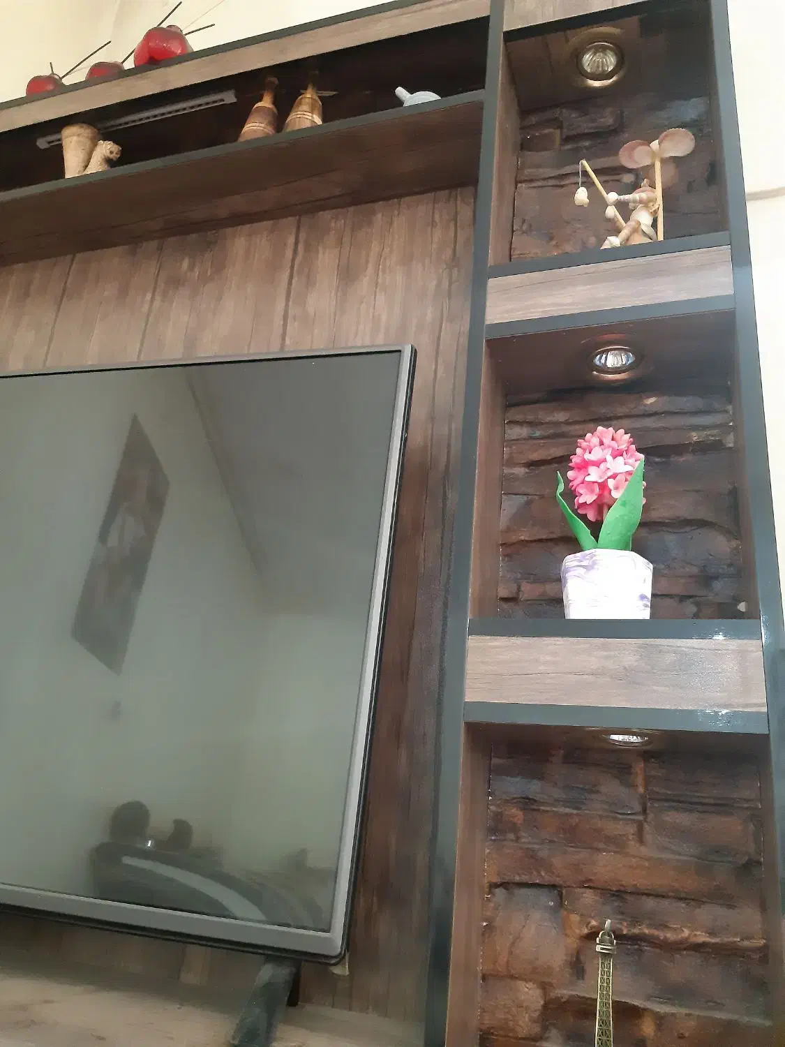 میز تلوزیون و ویترین تزئنی|میز تلویزیون|شهرکرد, |دیوار