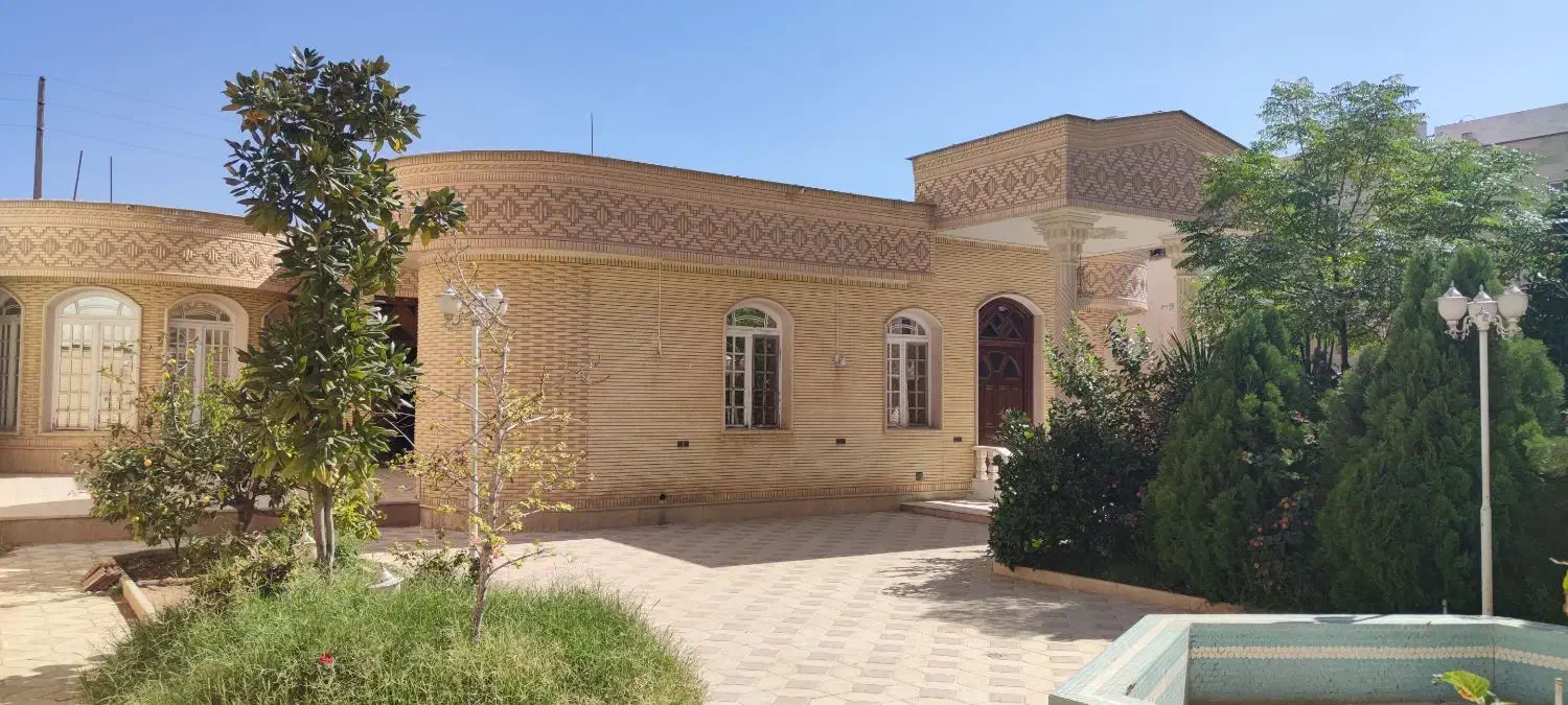 خانه دربست معالی فرهنگ شهر // بر اندیشه|اجارهٔ دفتر کار، اتاق اداری، مطب|شیراز, فرهنگ شهر|دیوار