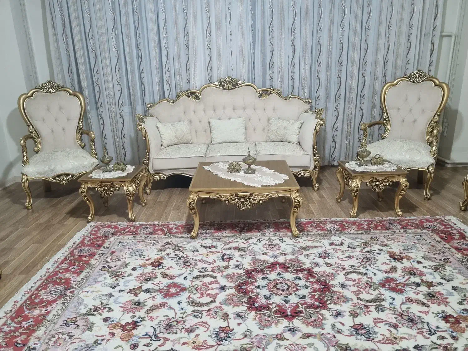 مبل سلطنتی ۹نفره کاملا نو|مبلمان خانگی و میز عسلی|تبریز, |دیوار