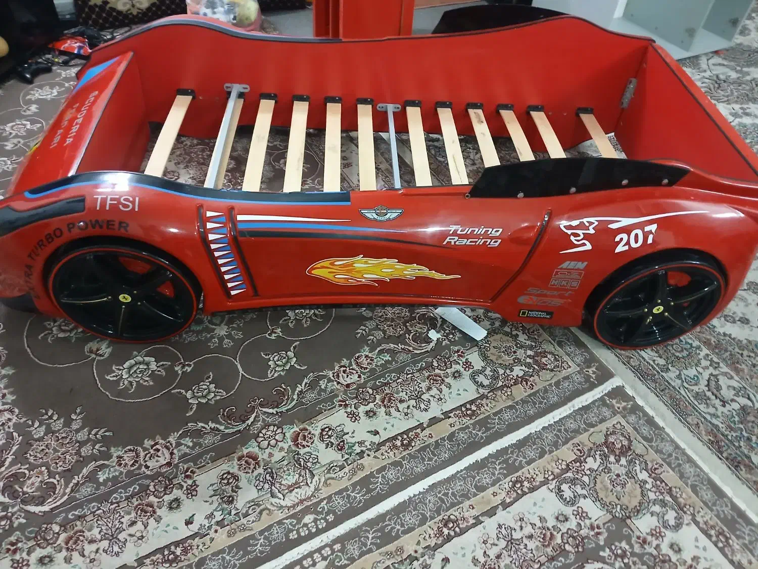 تخت خواب طرح ماشین|تخت و سرویس خواب|آبسرد, |دیوار