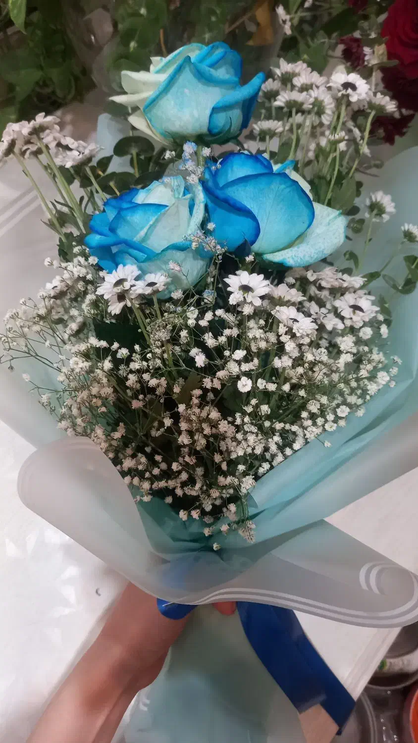 یک باکس چوبی گل طبیعی، و یک دسته گل طبیعی آبی|گل و گیاه طبیعی|مشهد, نیروی هوایی|دیوار