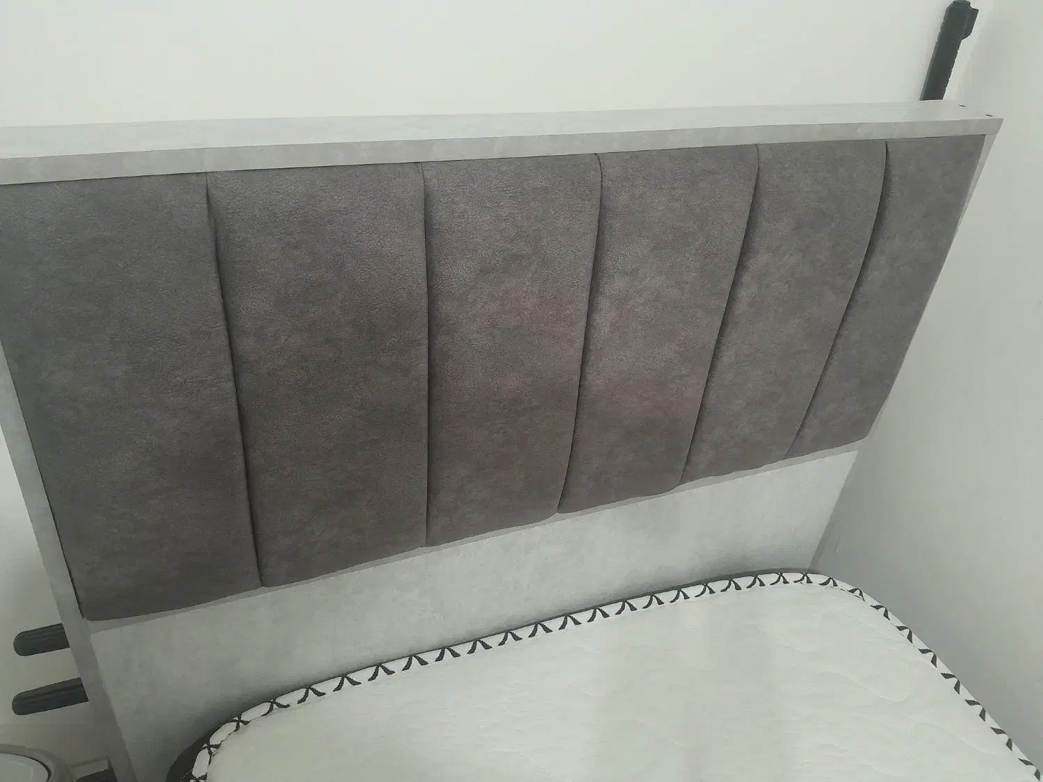 تخت یکنفره|تخت و سرویس خواب|رشت, جانبازان|دیوار