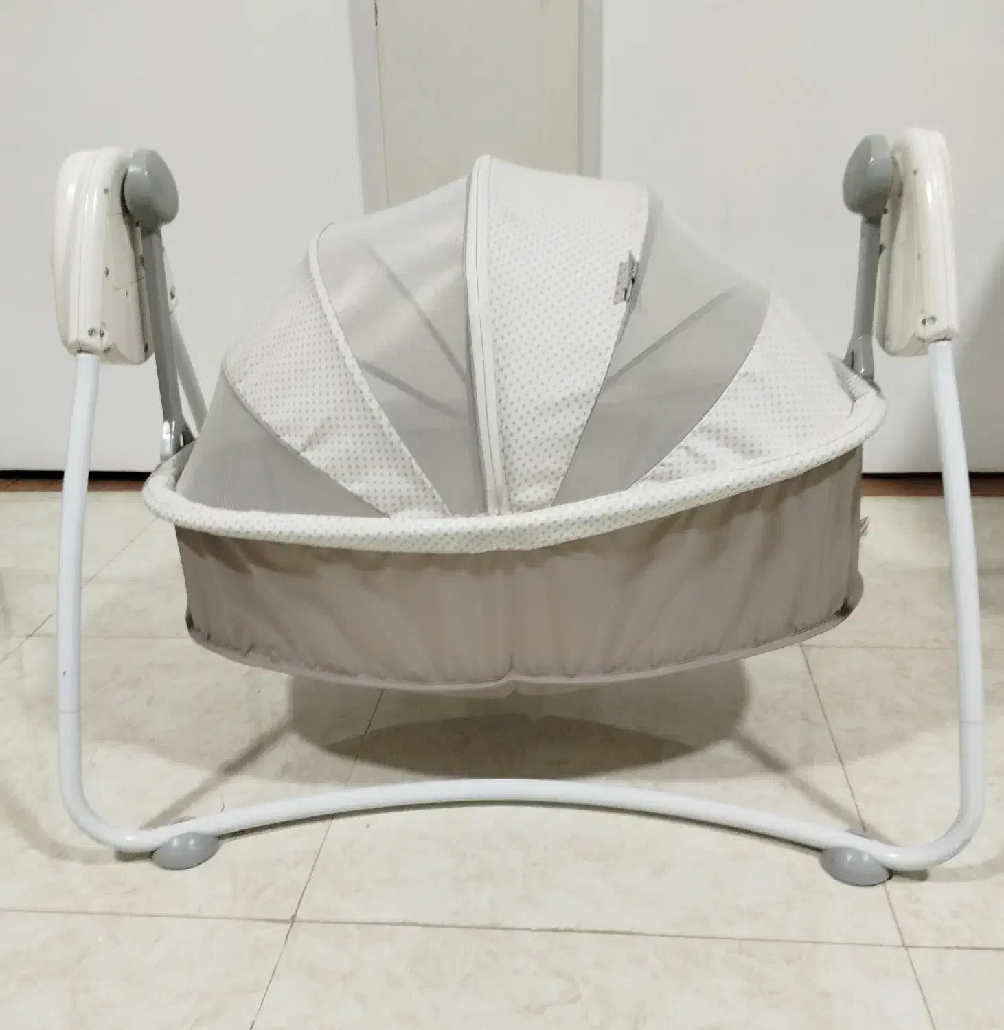 گهواره برقی|تخت و صندلی بچه|رشت, منظریه|دیوار