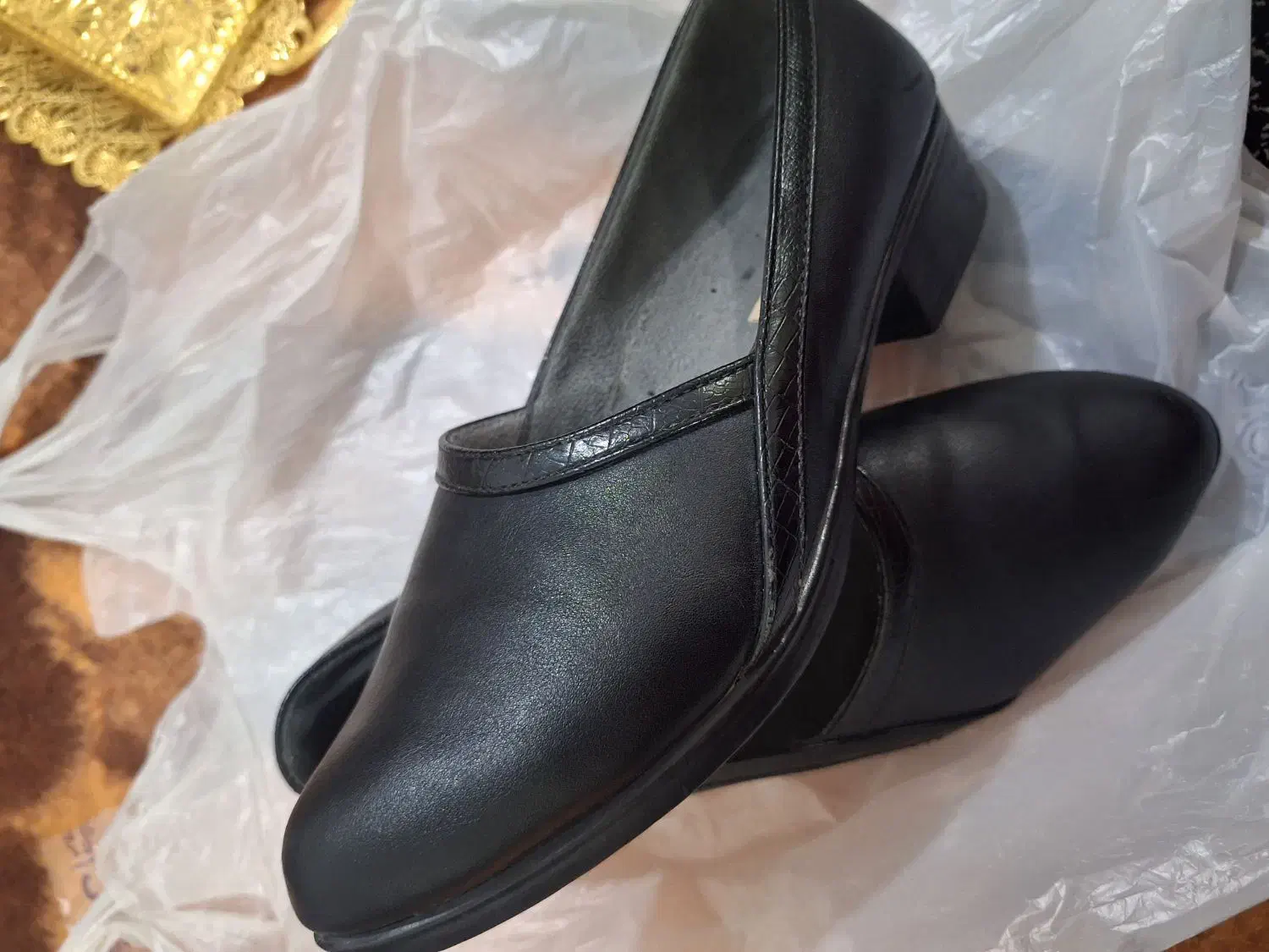 کفش چرم|کیف، کفش، کمربند|باوله, |دیوار