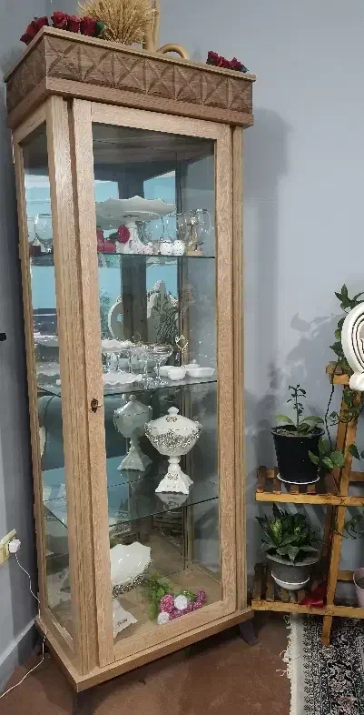 بوفه چوبی سالم و در حد نو|بوفه، ویترین، کنسول|قوچان, |دیوار