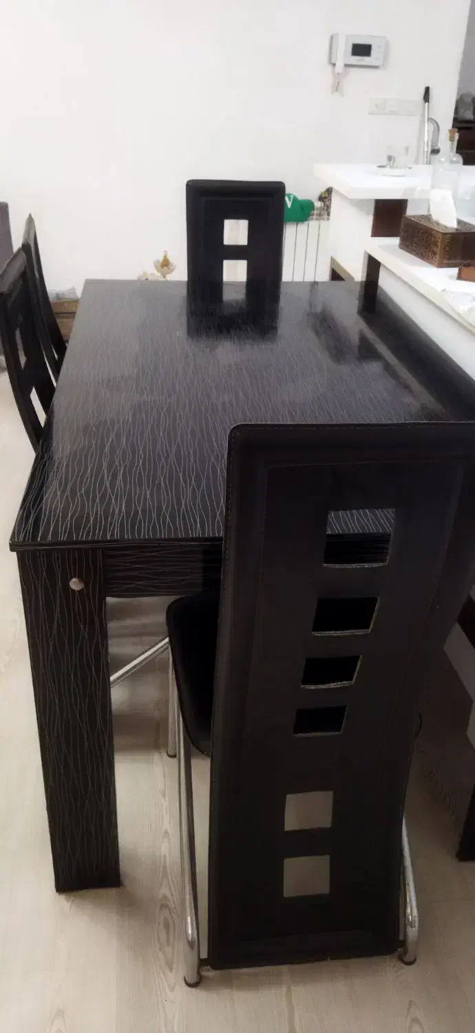 لوستر و میز غذا خوری 6نفره|لوستر و چراغ آویز|رشت, یخسازی|دیوار