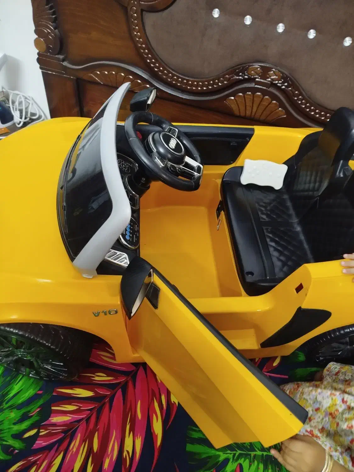 ماشین شارژی|اسباب‌بازی بچه|یزد, |دیوار