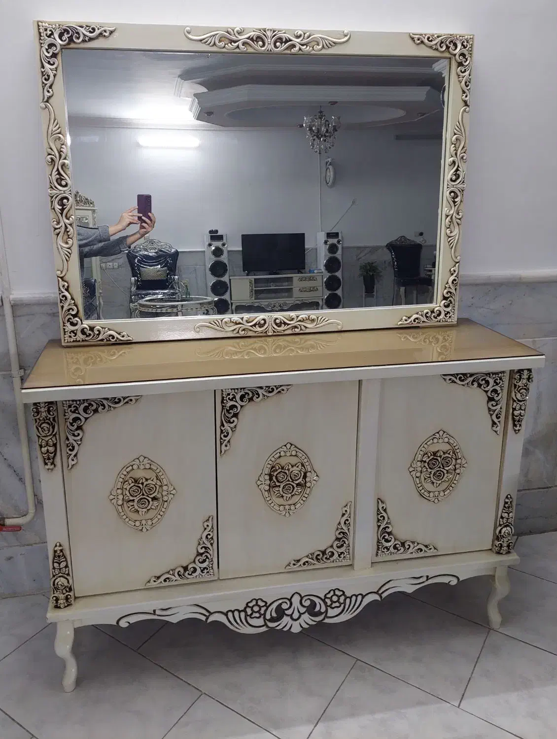 آینه و کنسول نو|بوفه، ویترین، کنسول|مشهد, چهارچشمه|دیوار