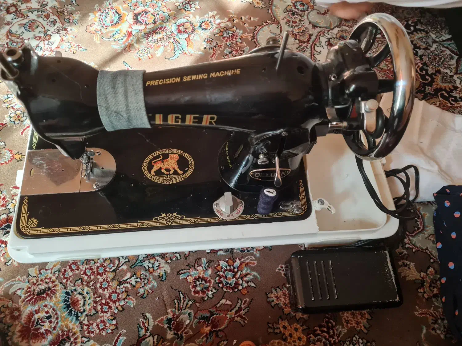 چرخ خیاطی قدیمی با موتور برقی ژاپنی ۲۵۰۰۰۰۰|چرخ خیاطی و ریسندگی|شاهین‌شهر, فردوسی|دیوار