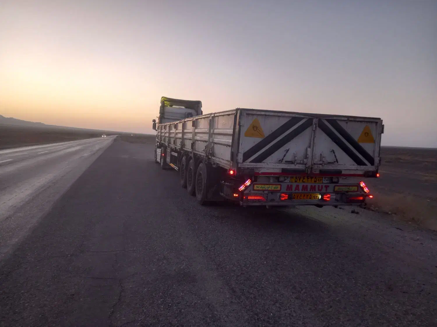 تریلر مدل ۹۷|خودرو سنگین|ارسنجان, |دیوار