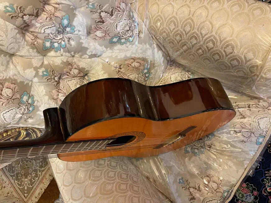 گیتار classic Aspen|گیتار، بیس، امپلیفایر|ایلام, |دیوار