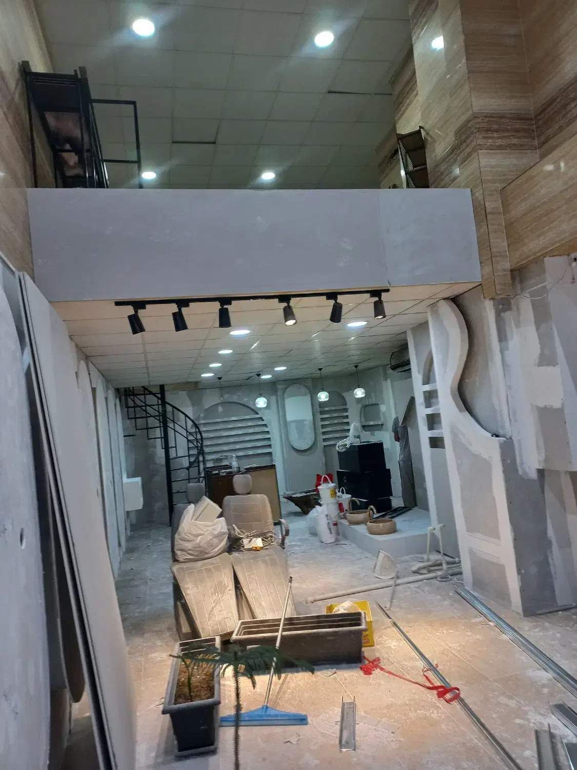 نیازمند شاگرد ماهر کناف|استخدام معماری، عمران و ساختمانی|تهران, جنتآباد مرکزی|دیوار