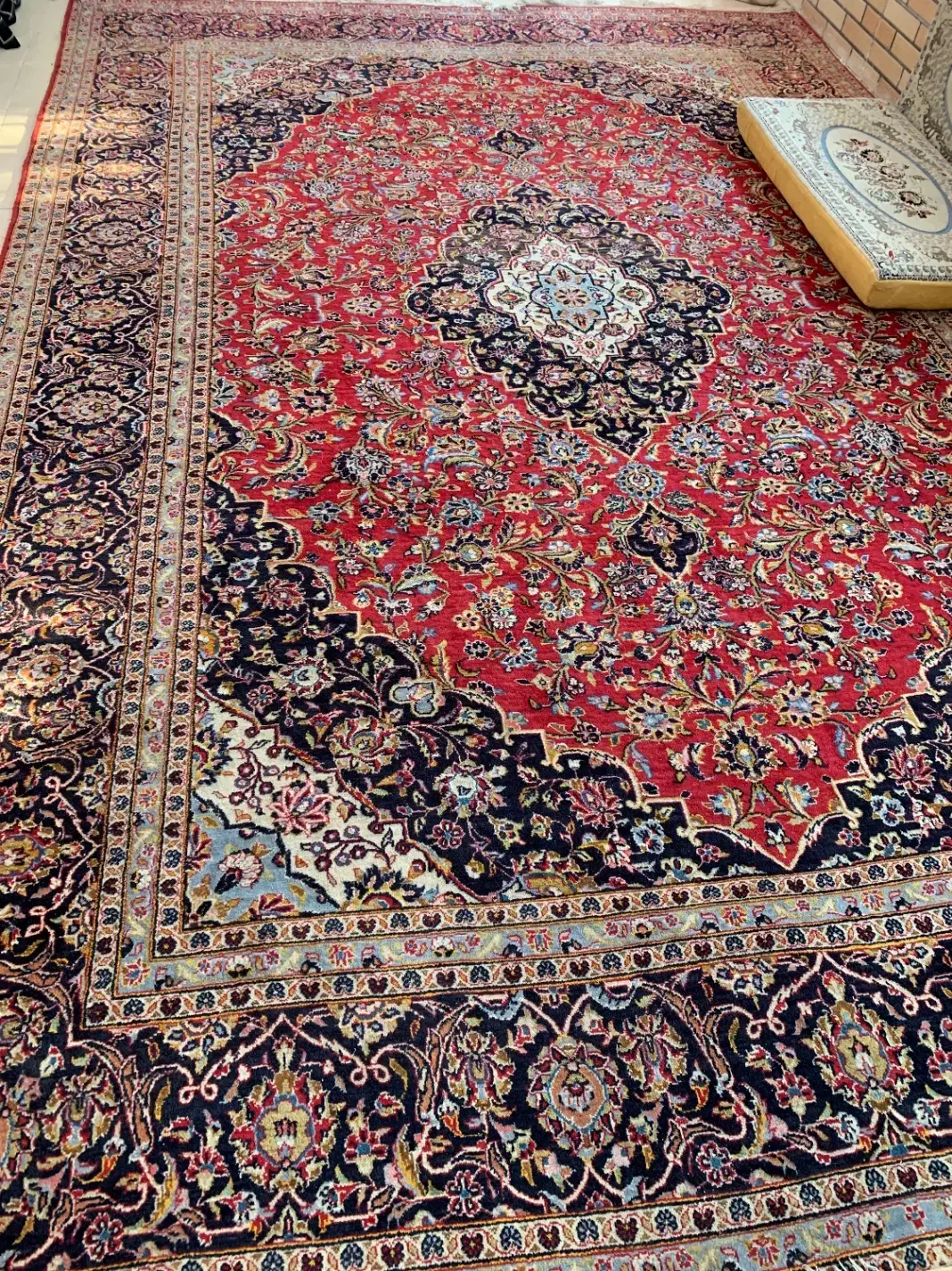 فرش دستباف ۱۵ متری و میز ناهارخوری ۶ نفره سالم|فرش|فردیس, قریشی|دیوار