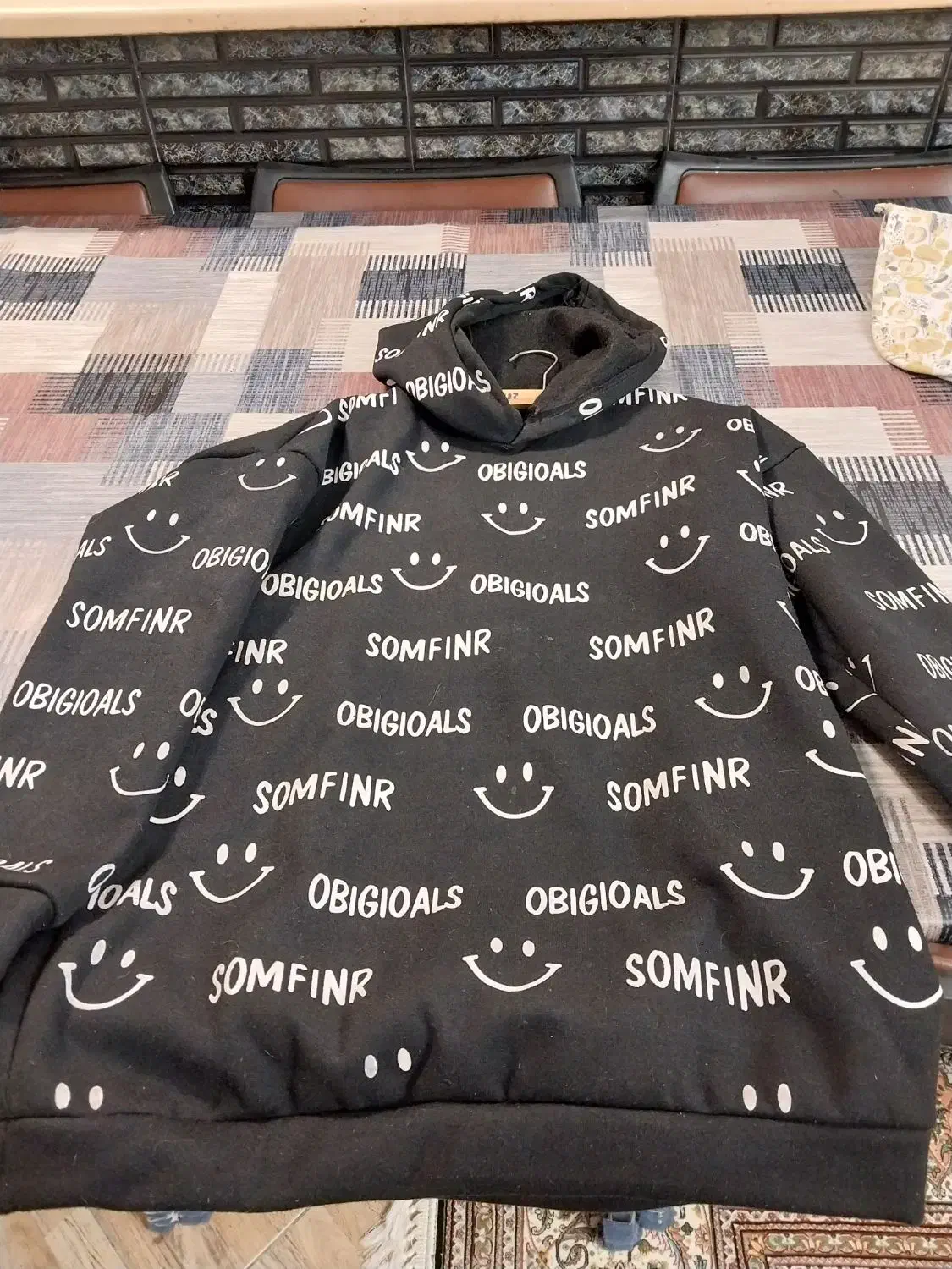 هودی|لباس|آفتاب, |دیوار