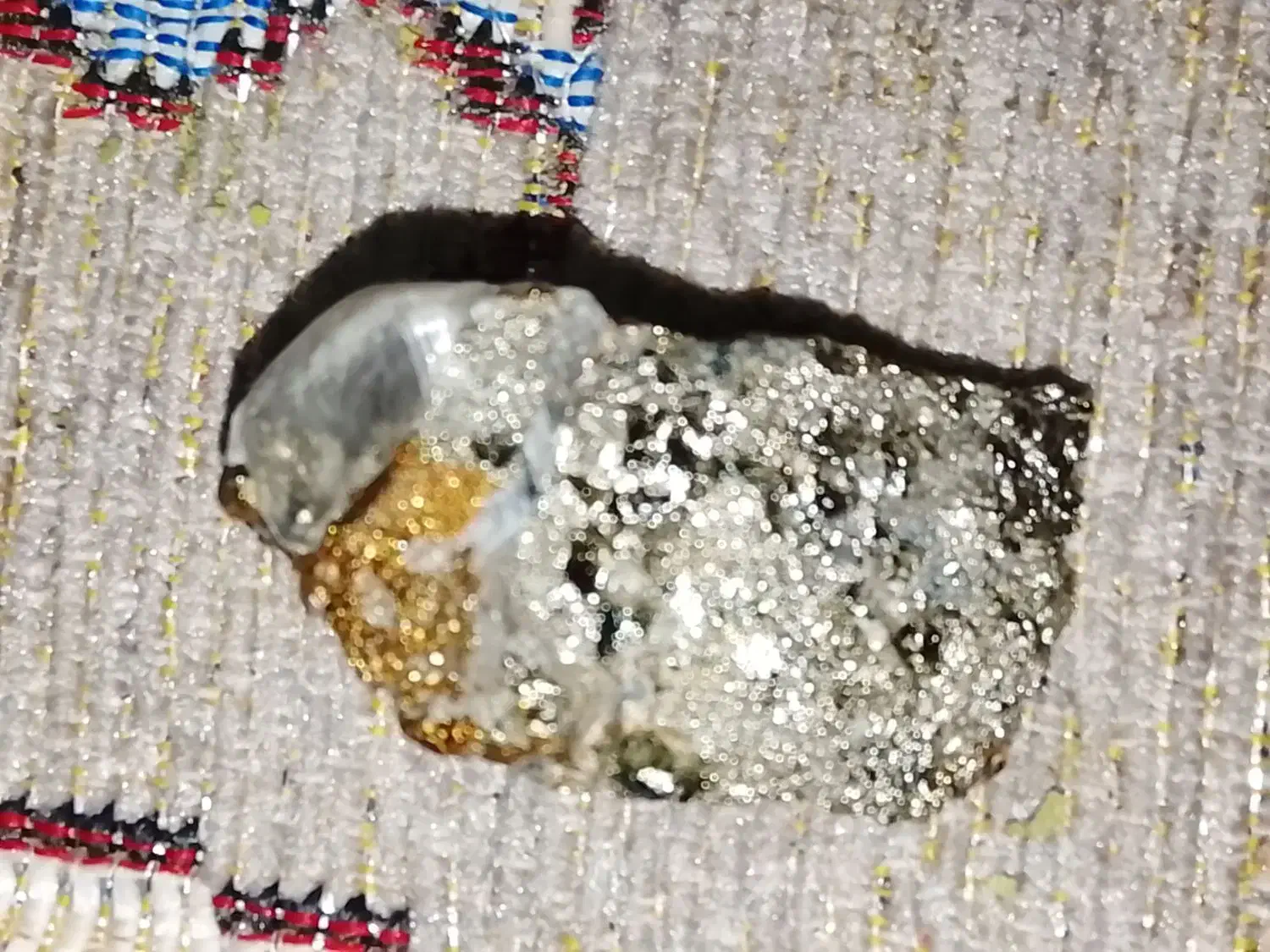 سنگ جواهر رگه دار طلا و نقره ای|جواهرات|گنبد کاووس, |دیوار